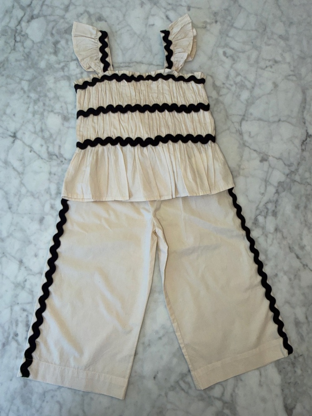 NWT Zara Cream Set with Black Trim Kids Matching Top and Pants 3Y